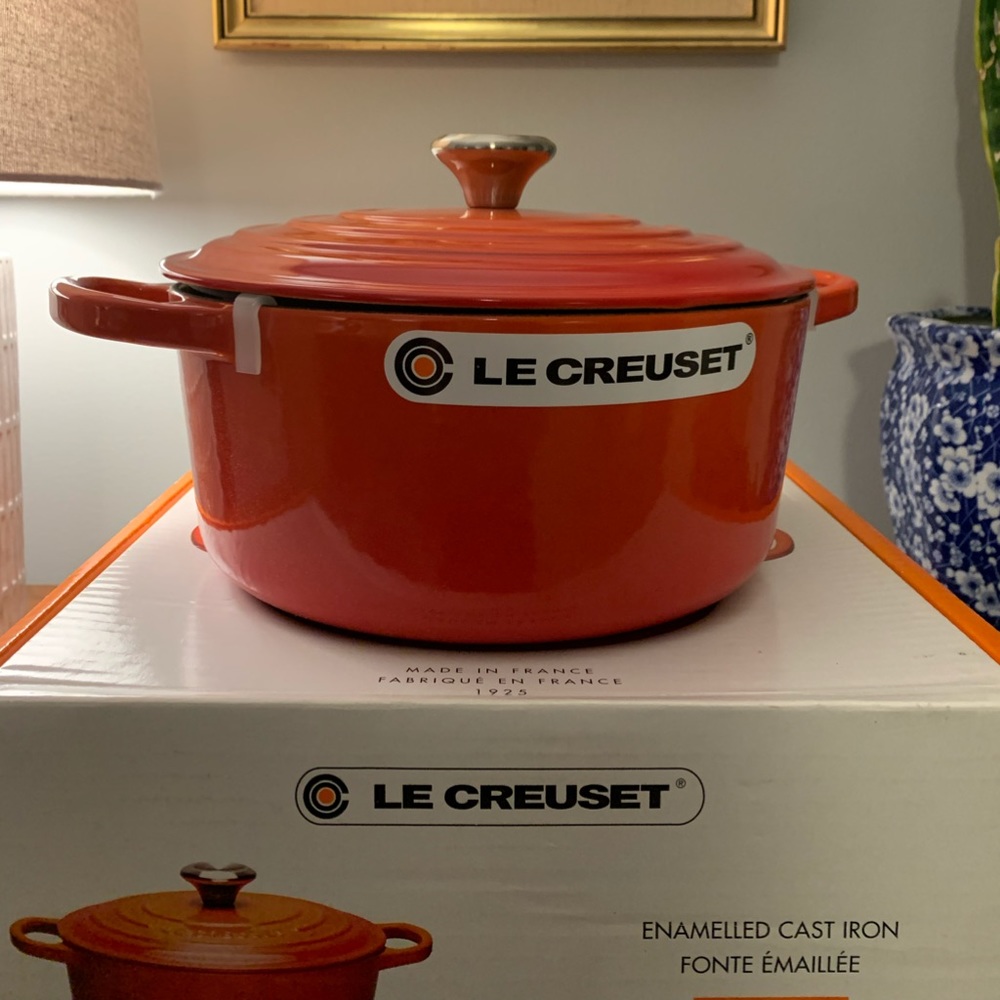 NEW! Le Creuset 3.5 QT Dutch Oven in Coral